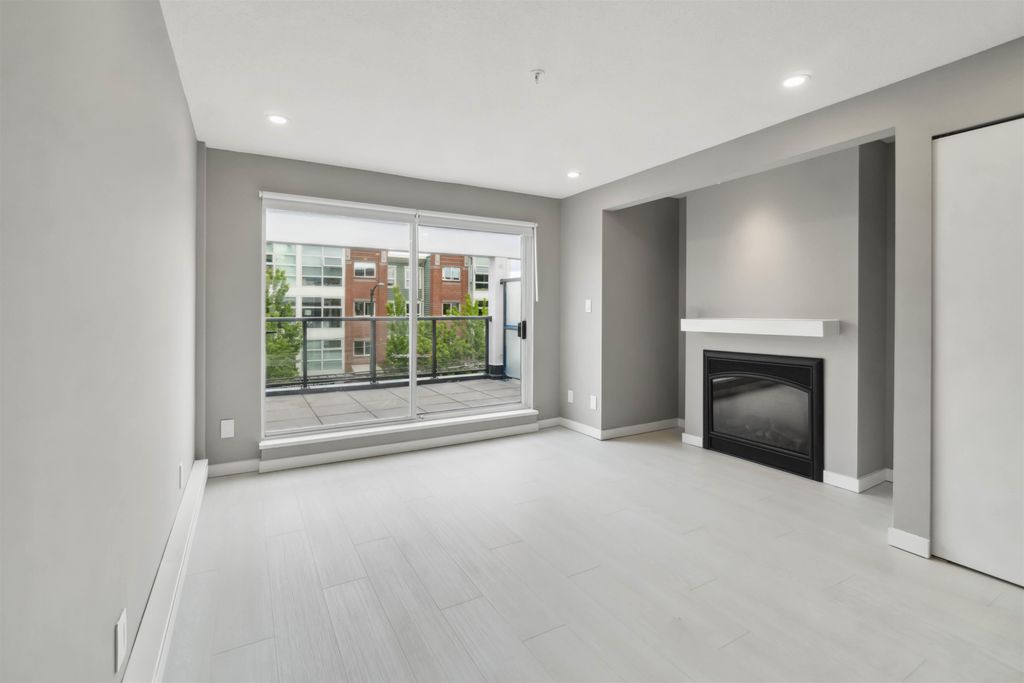 listing image 1105537790945287177