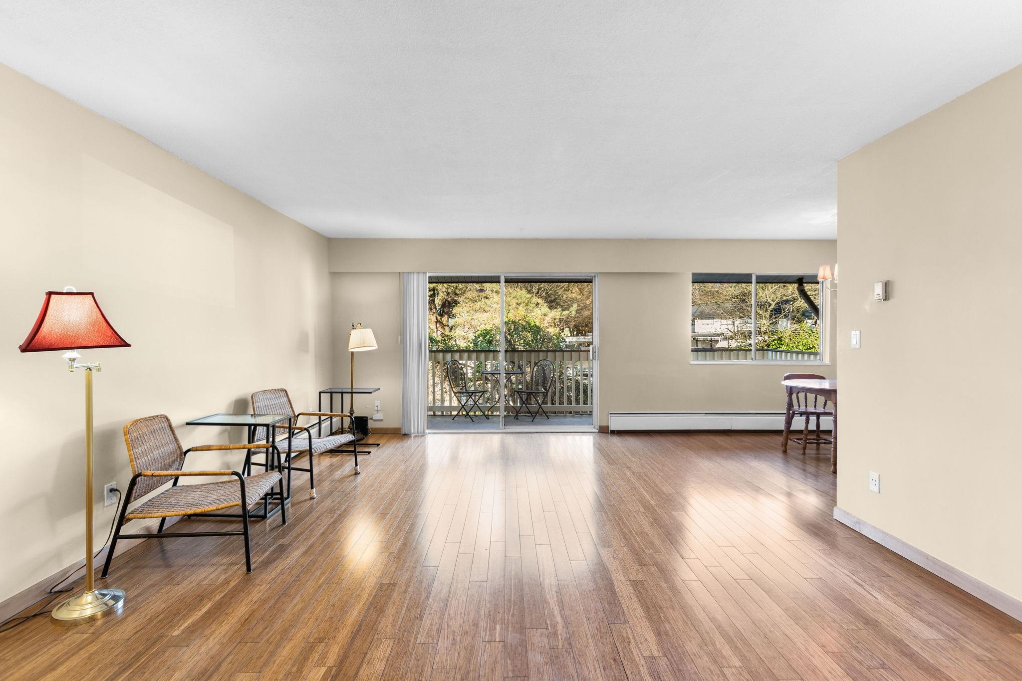 912 Premier Street 54