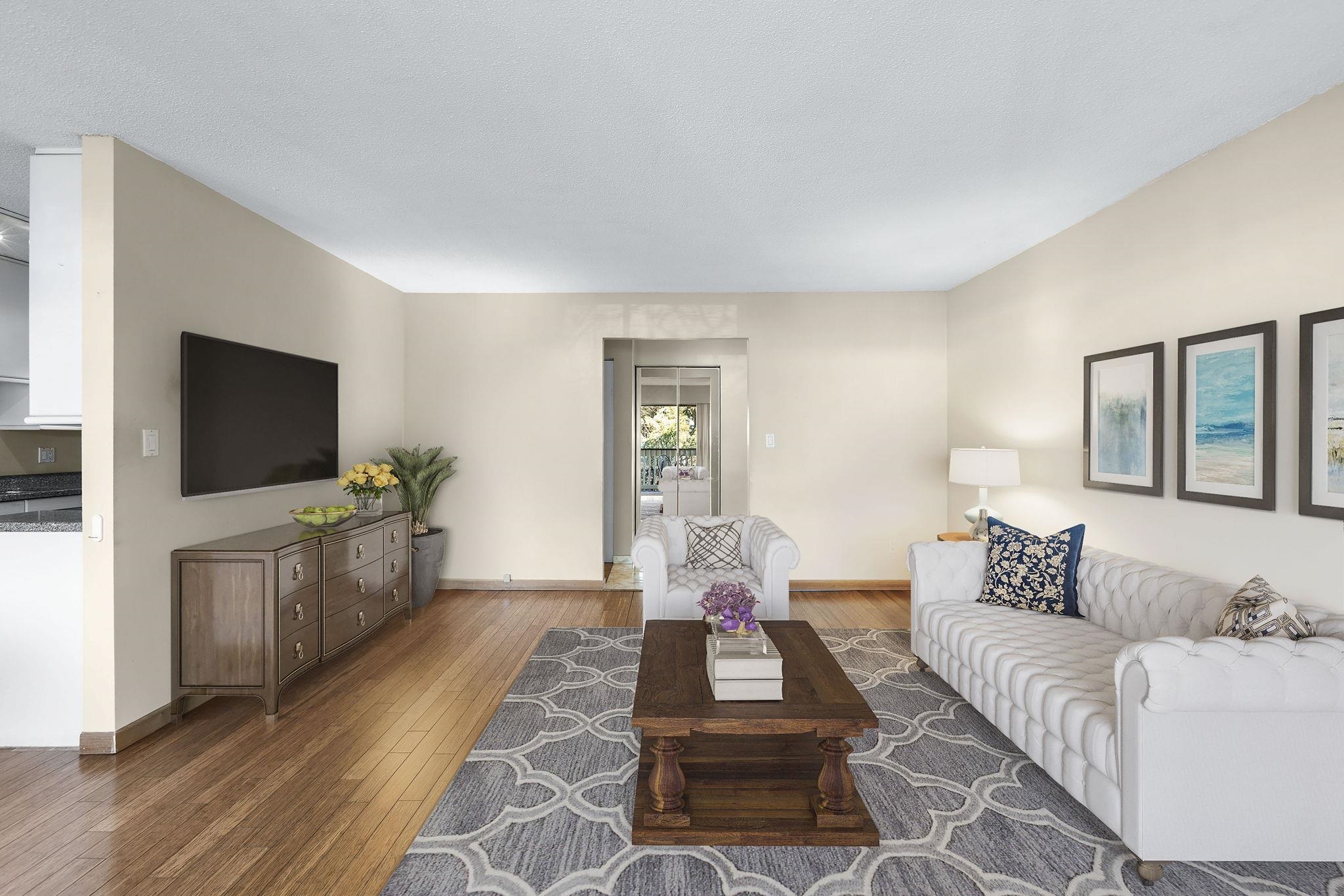 912 Premier Street 54