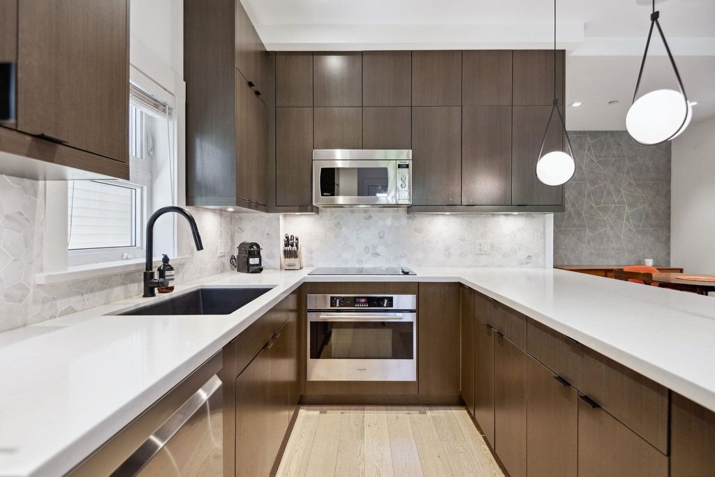 listing image 1109639934658780900