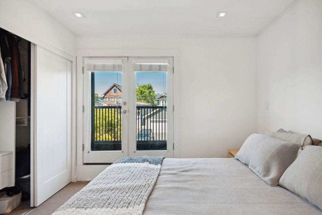 listing image 1107661931757770298