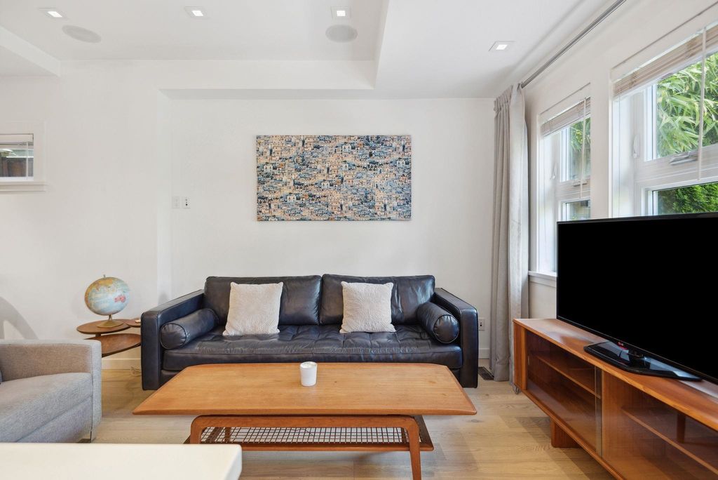 listing image 1105681914573753167