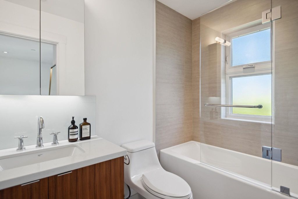 listing image 1101646563664682678
