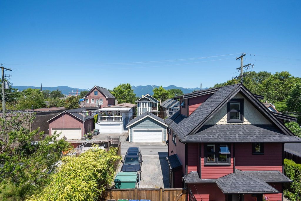 listing image 1109052478987360204