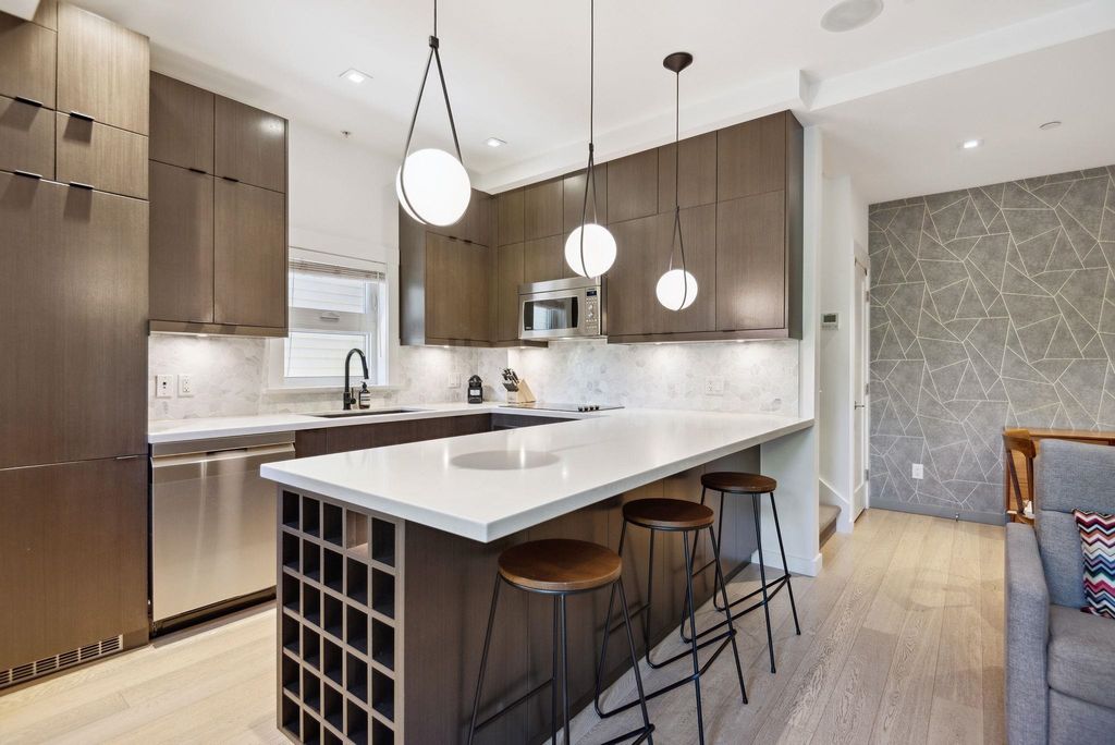 listing image 1105059073764844368