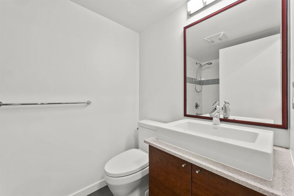 listing image 1103021479377707828