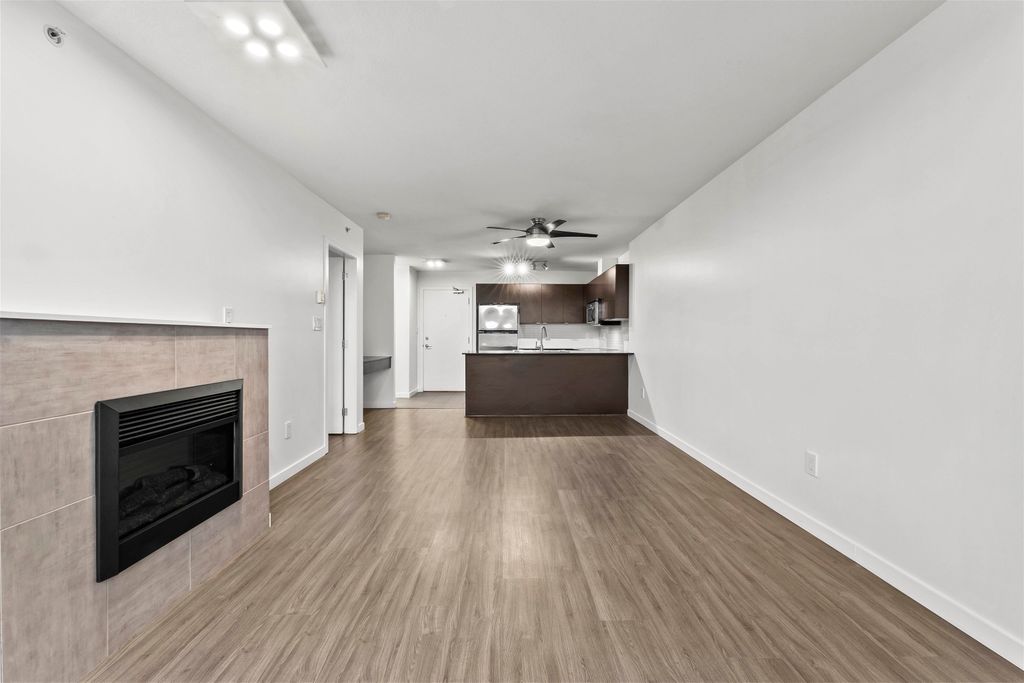 listing image 1103858025739957266