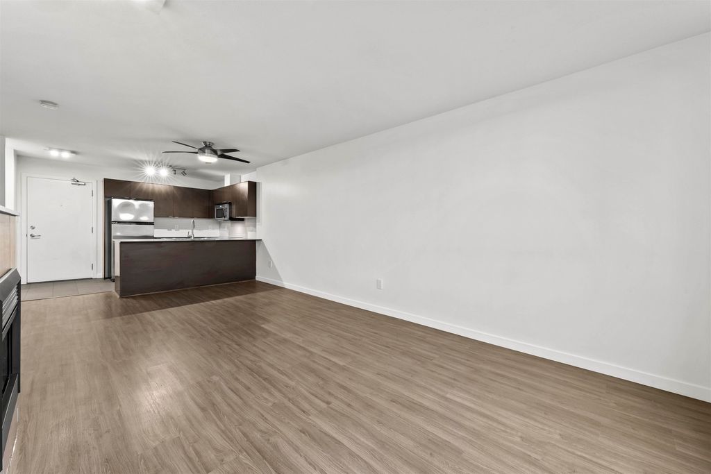 listing image 1109105381861492752