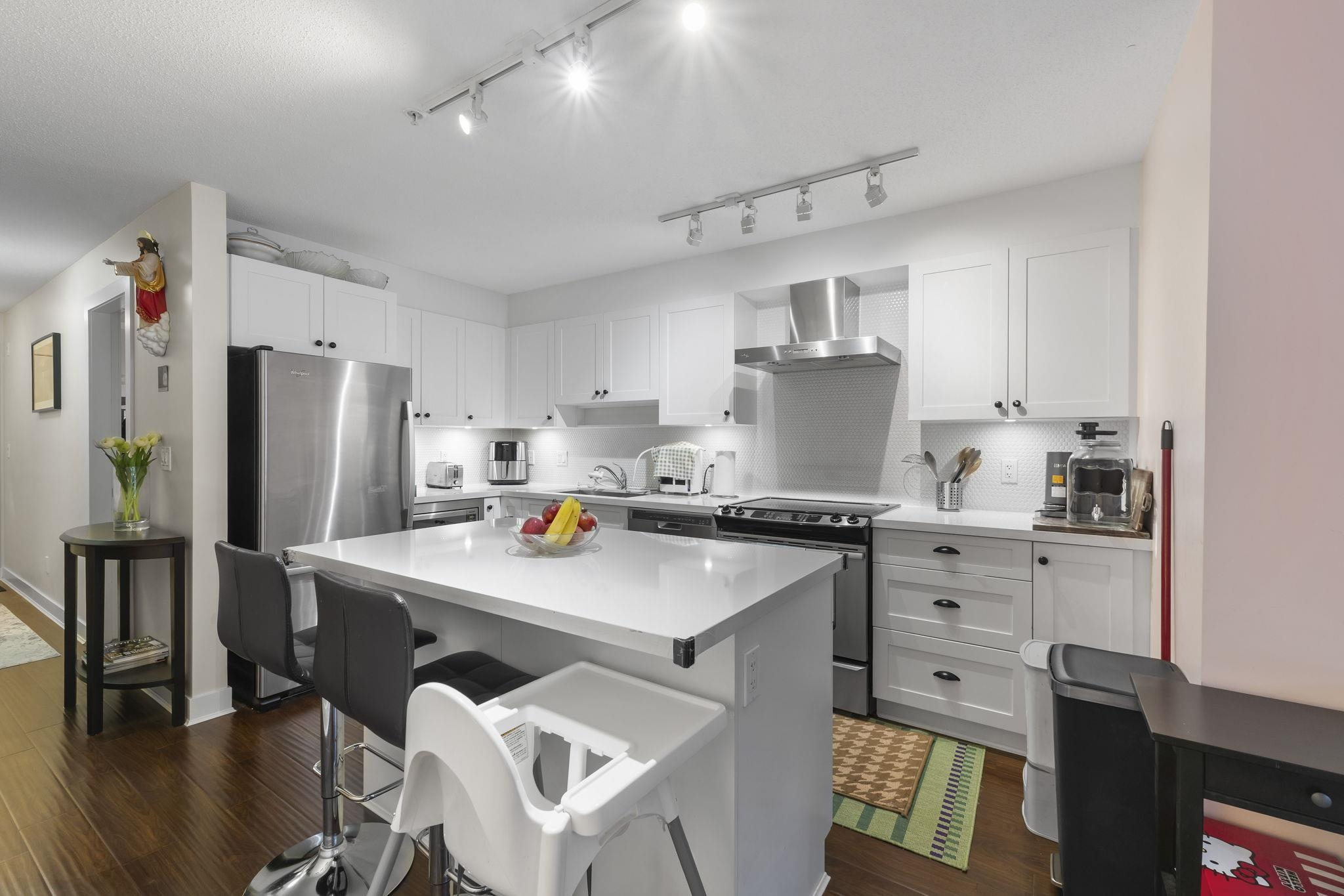 500 Royal Avenue 211