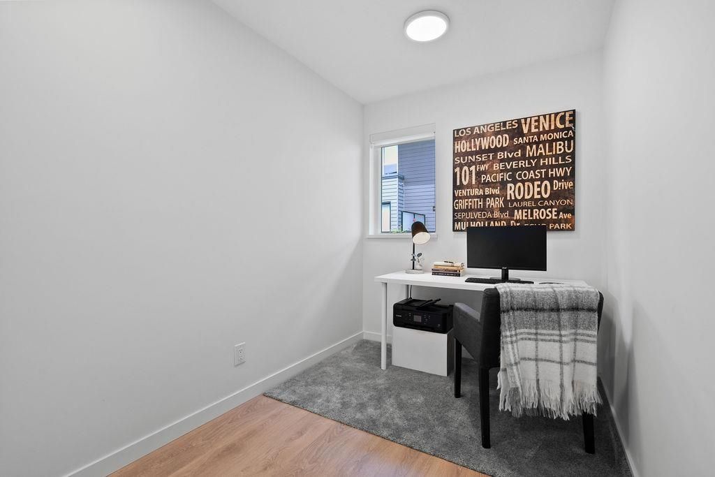 listing image 1100495280663650118