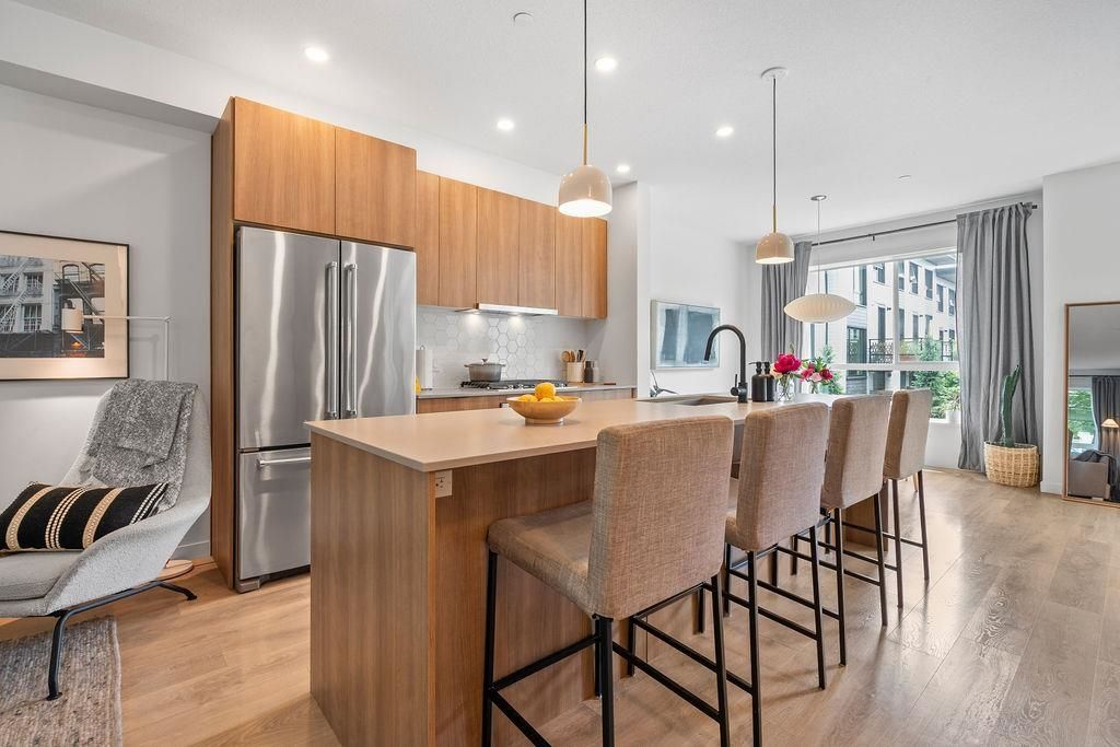 listing image 1102058913939937697