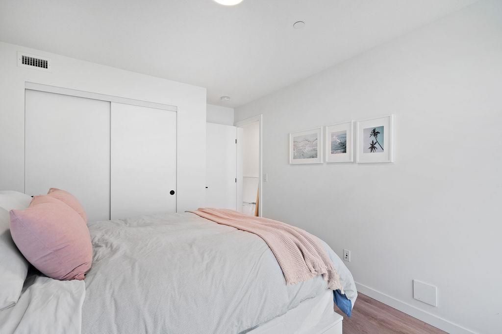 listing image 1105242022917364849