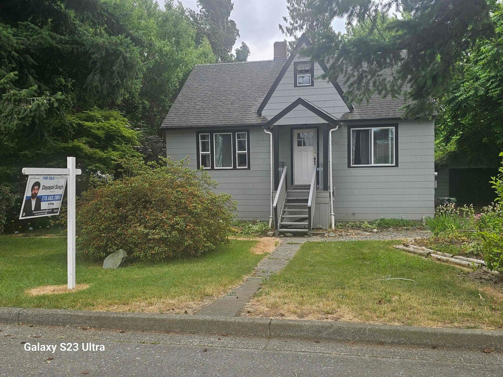 Photo of 46240 Gore Avenue, Chilliwack, BC V2P 2A1 (MLS # R3130344)