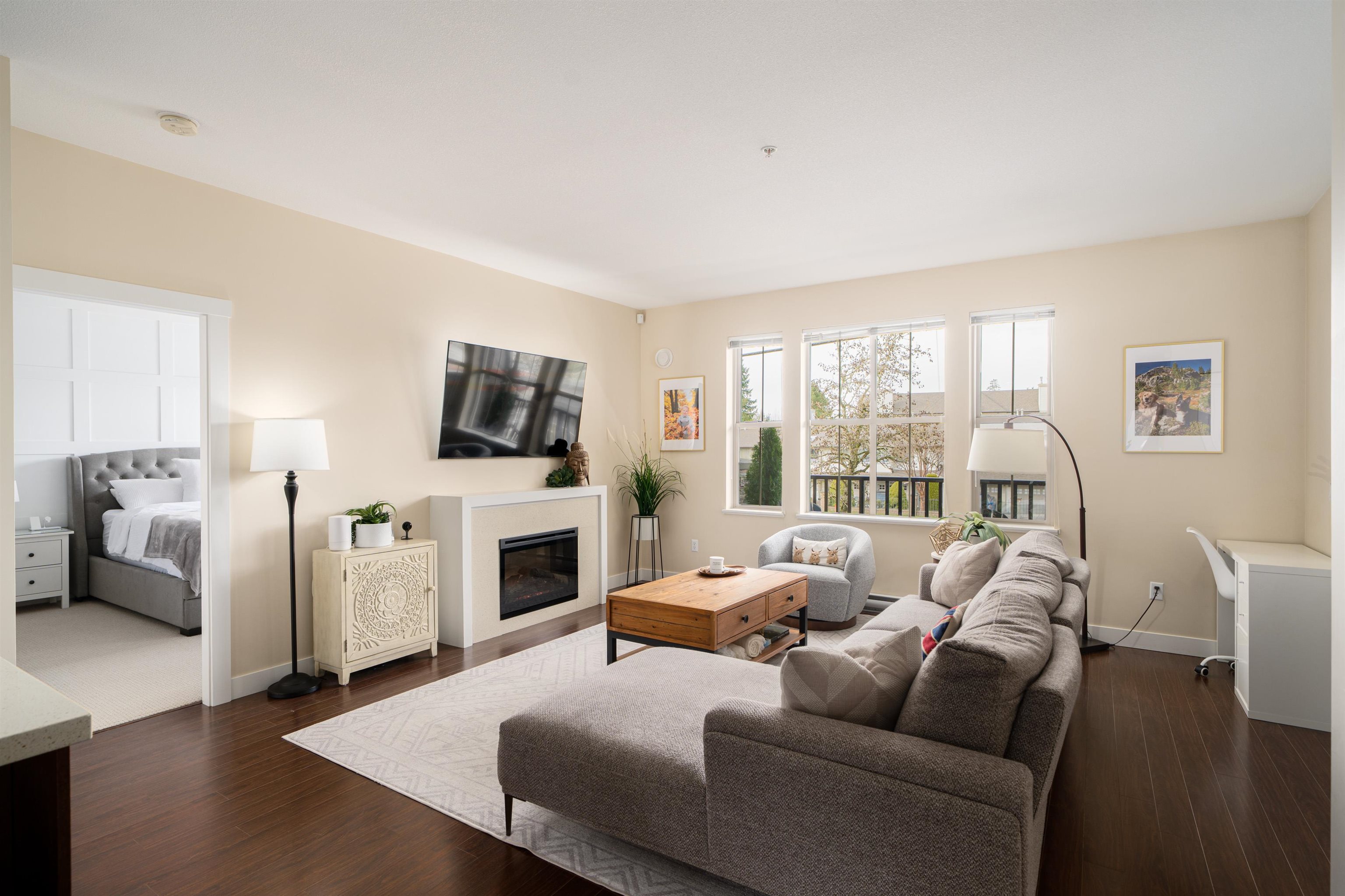9525 204 Street 15