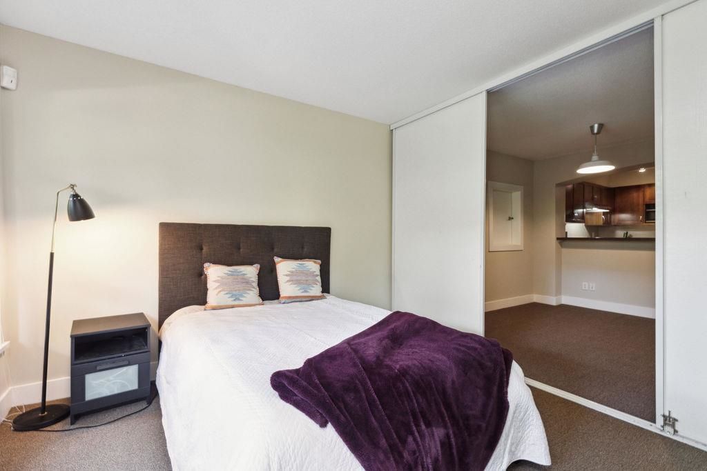 listing image 1109359231743672286