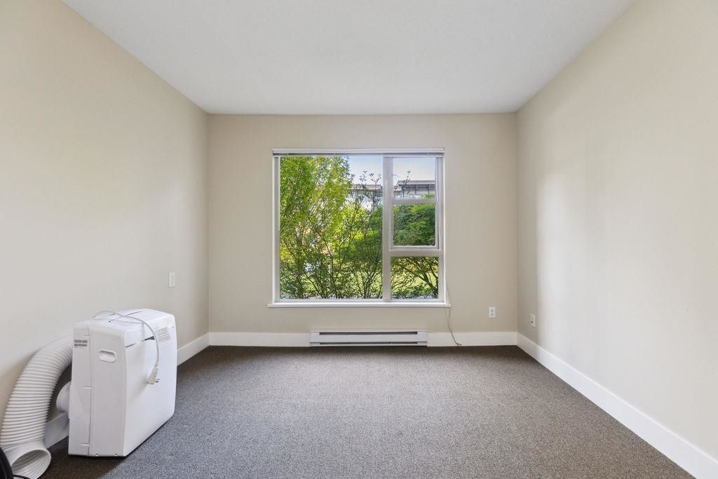 listing image 1107443699309696645