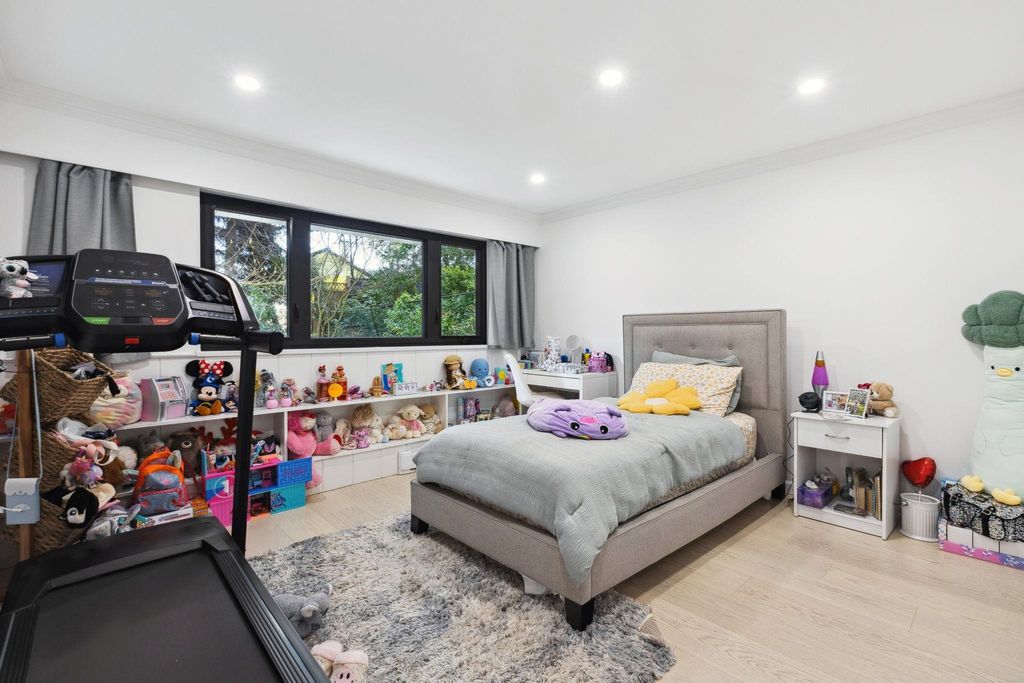 listing image 1102735978932699085