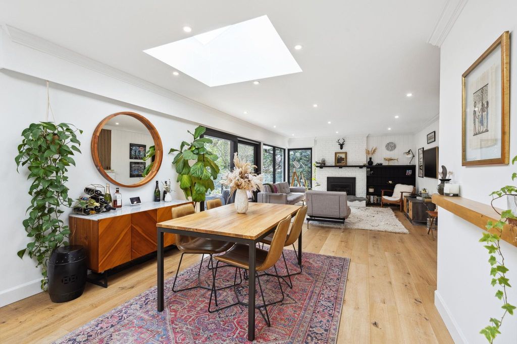 listing image 1104335949548001089