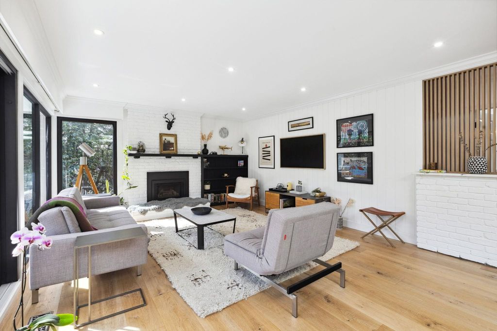 listing image 1104496616107004940