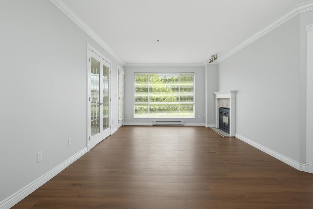Photo of 32830 George Ferguson Way #438, Abbotsford, BC V2S 7K1 (MLS # R3139592)