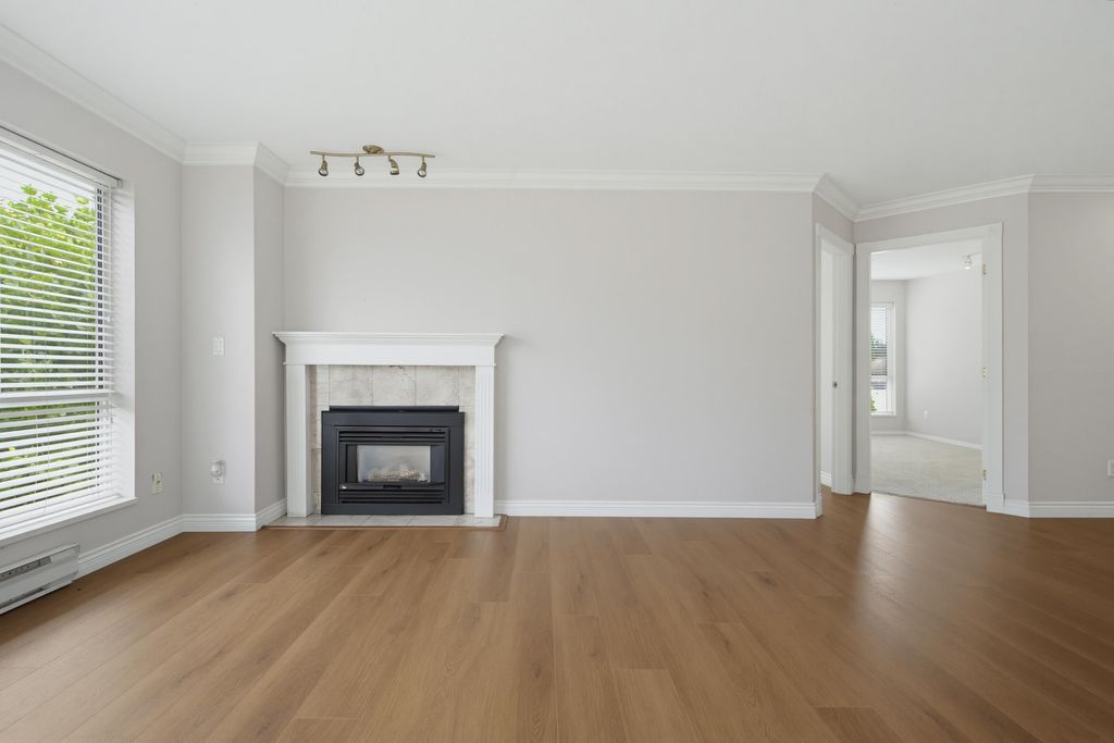 Photo of 32830 George Ferguson Way #438, Abbotsford, BC V2S 7K1 (MLS # R3139592)