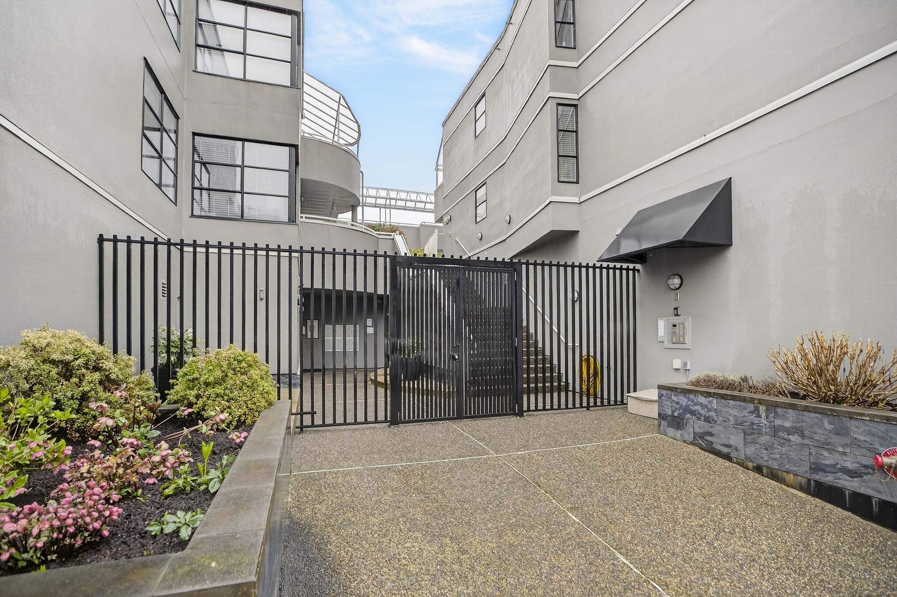 3151 Woodbine Drive 205