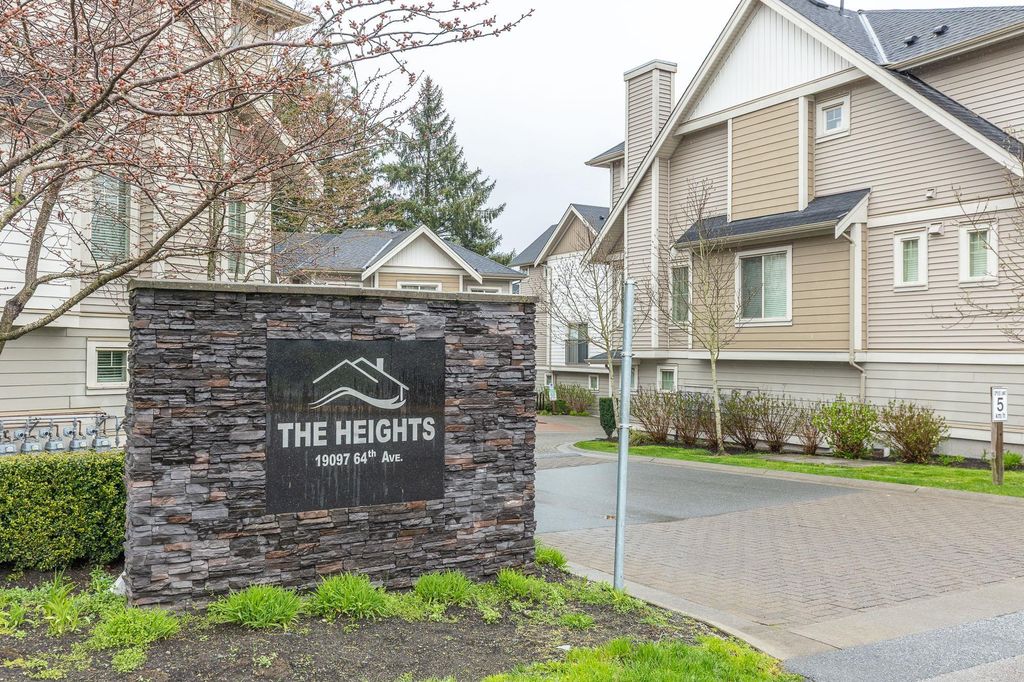 listing image 1104592239463439410