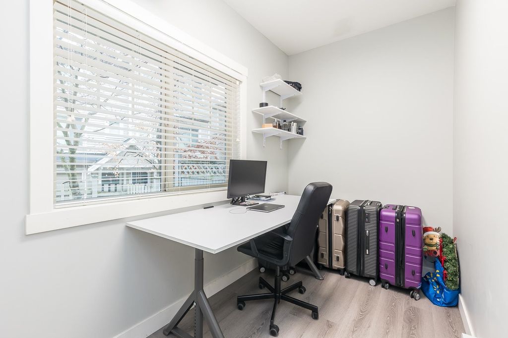 listing image 1107467411754318438