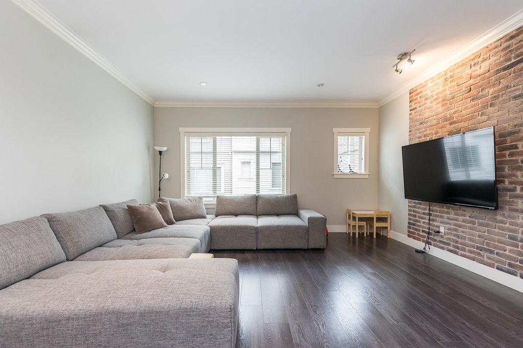 listing image 1109502735638074770