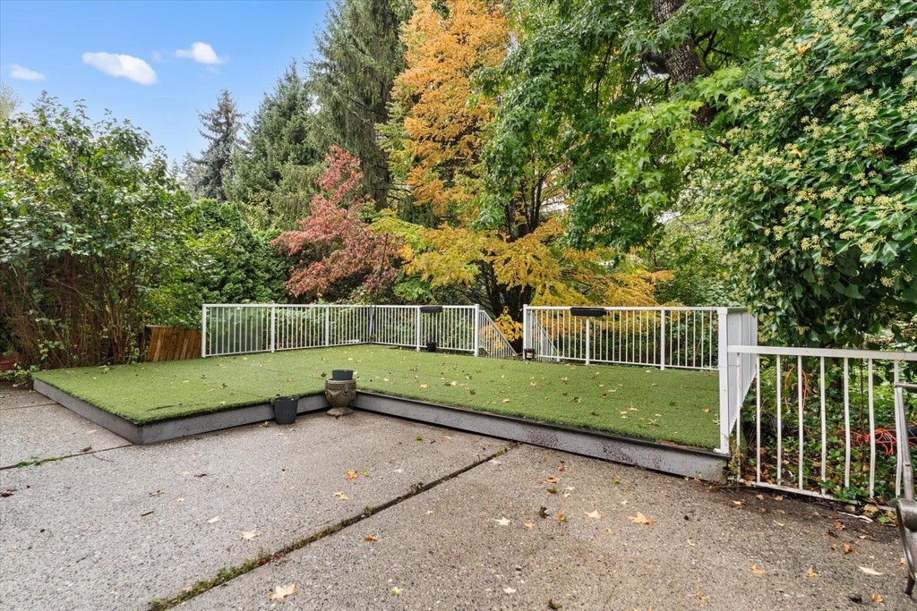 Photo of 2833 Gardner Place, Abbotsford, BC V2T 5E1 (MLS # R3171139)
