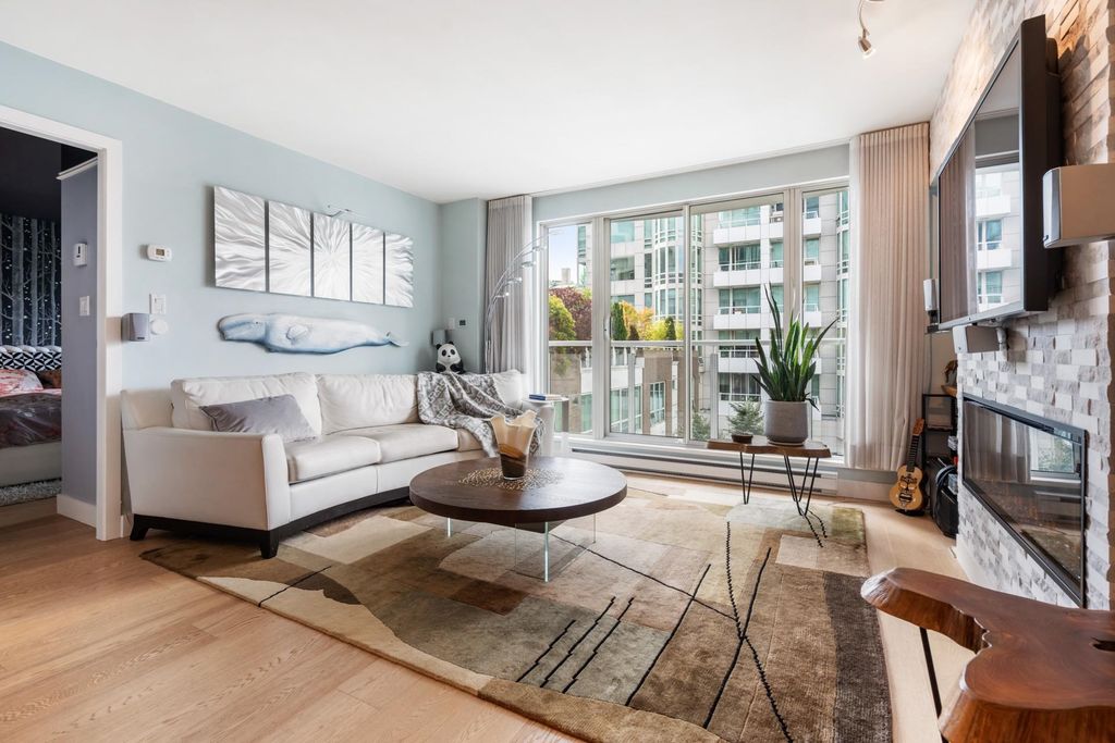 listing image 1108273900404452356