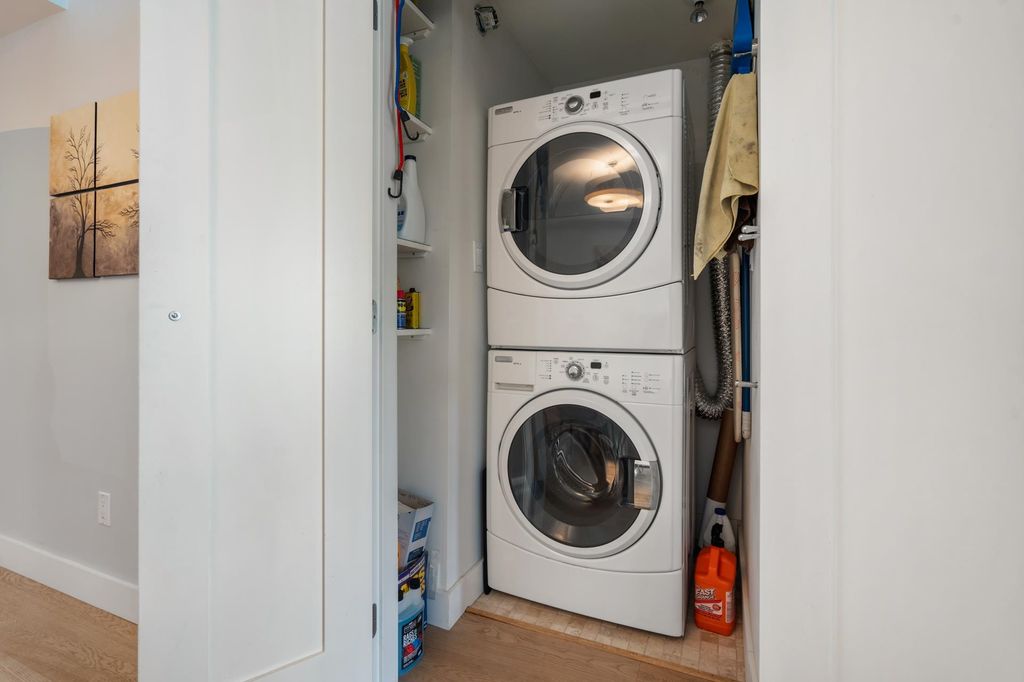 listing image 1109984376643075659