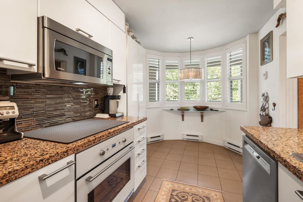 listing image 1108102017772715294