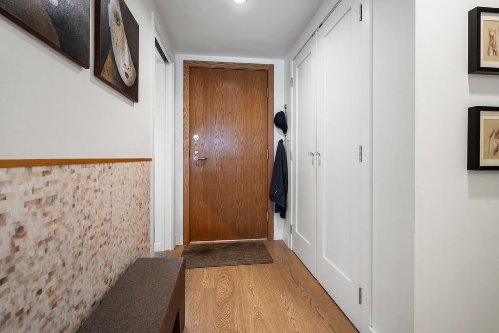 listing image 1102541697452047684