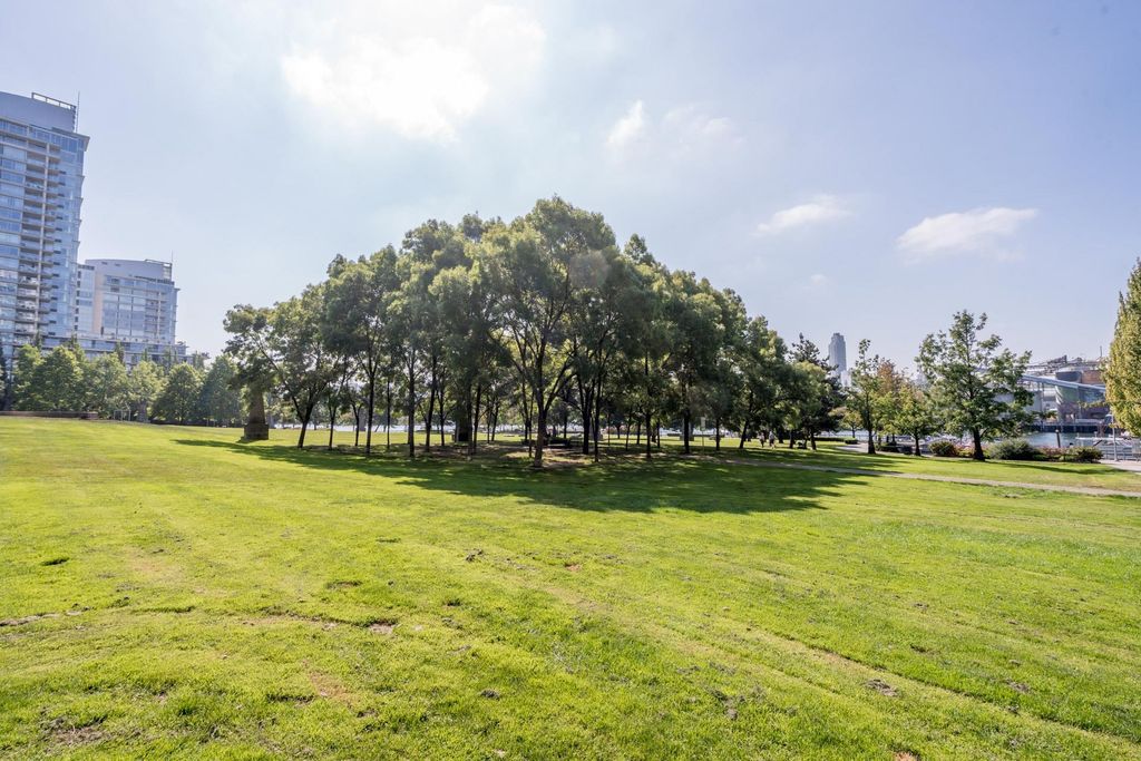 listing image 1106320212005377230