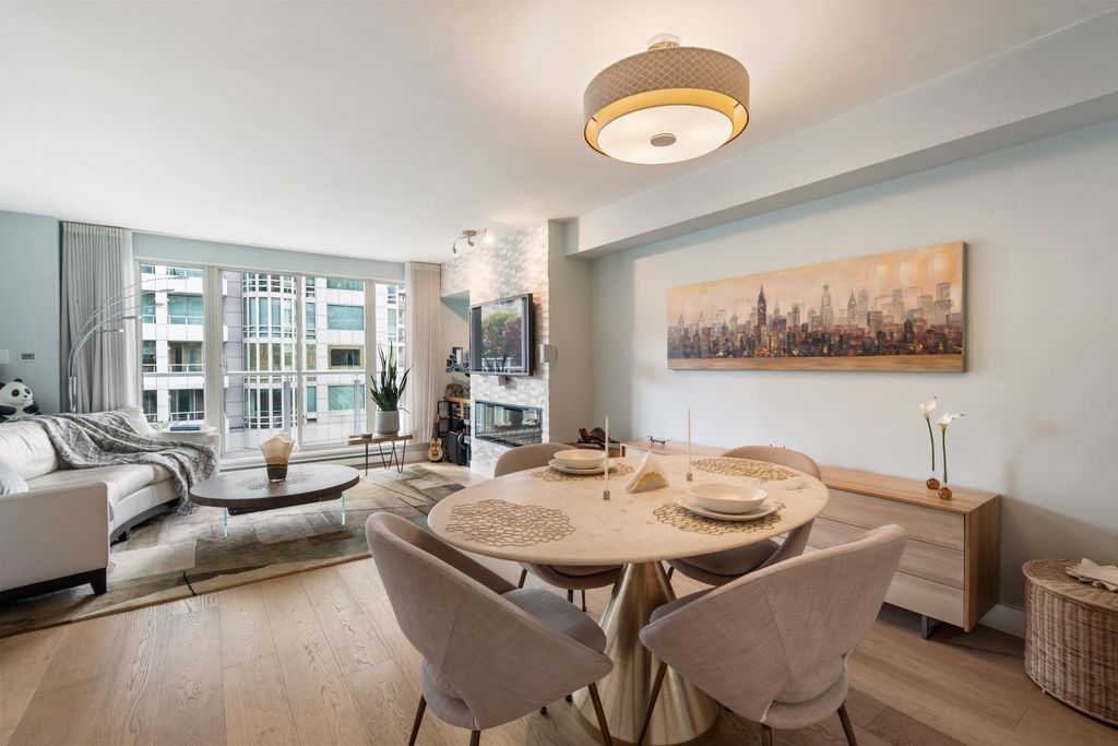 listing image 1103887688454596112