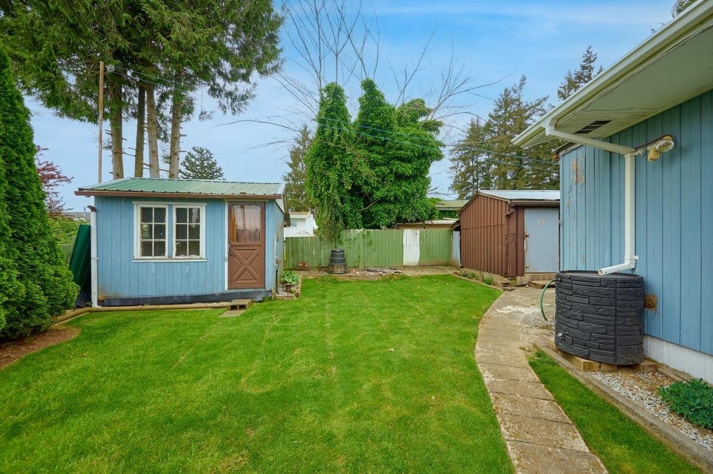 Photo of 2213 Crystal Court, Abbotsford, BC V2T 6A7 (MLS # R3121255)
