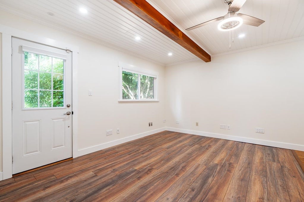 listing image 1102559831846511472