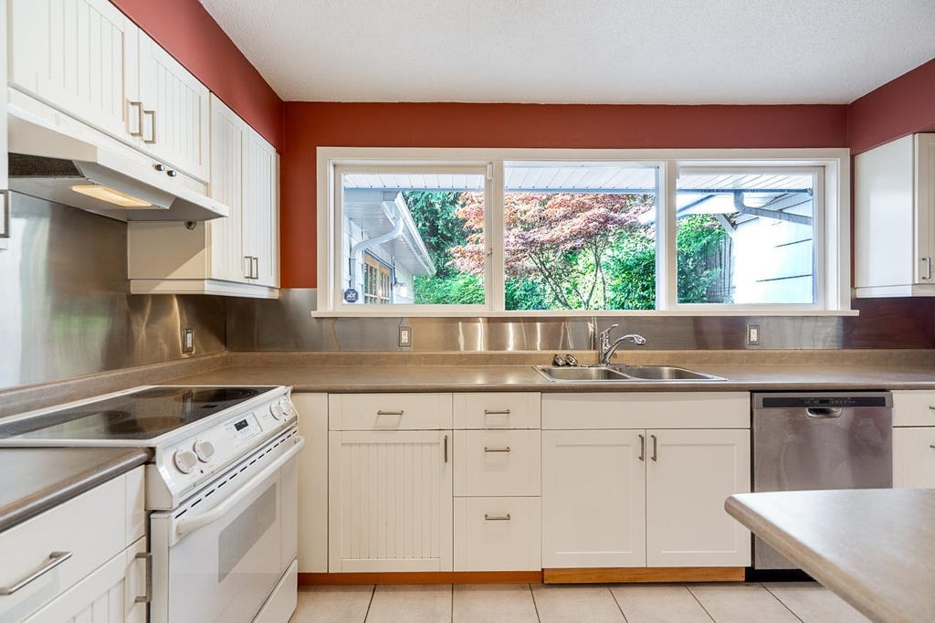listing image 1104851815532880319