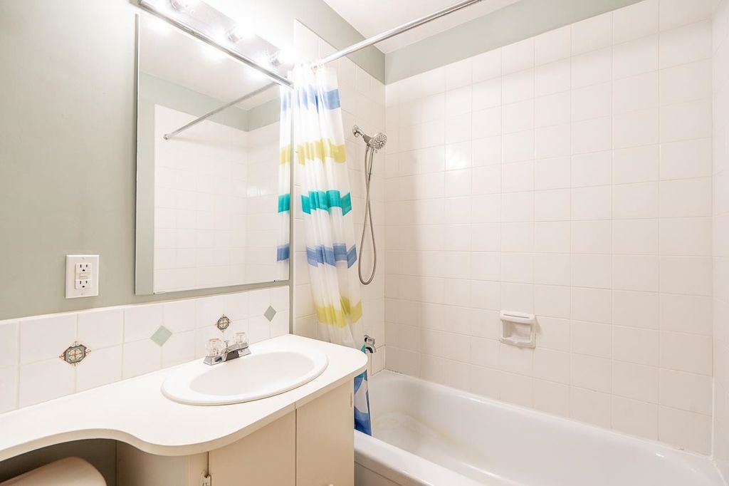 listing image 1101950062210204477
