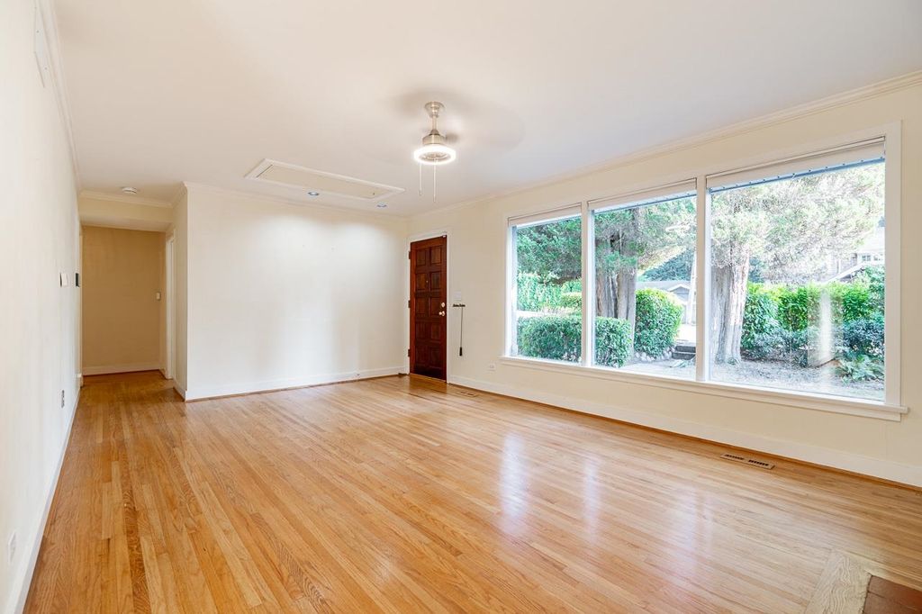 listing image 1109914252749497825