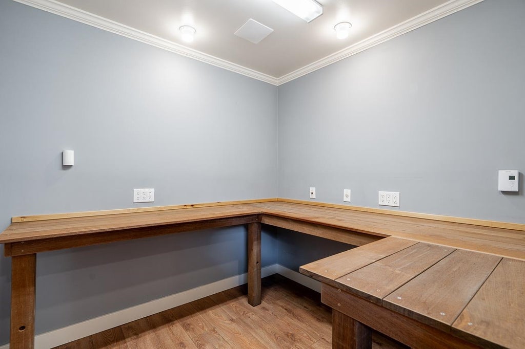 listing image 1101510447674027126