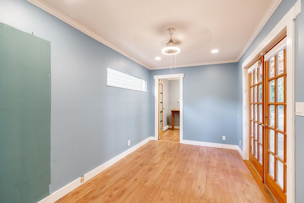 listing image 1108156384444138246