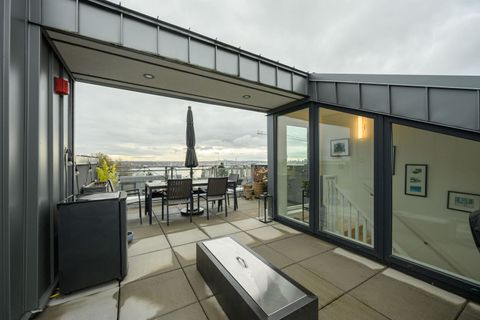 649 E 3rd Street 206 North Vancouver BC V7L 1G6