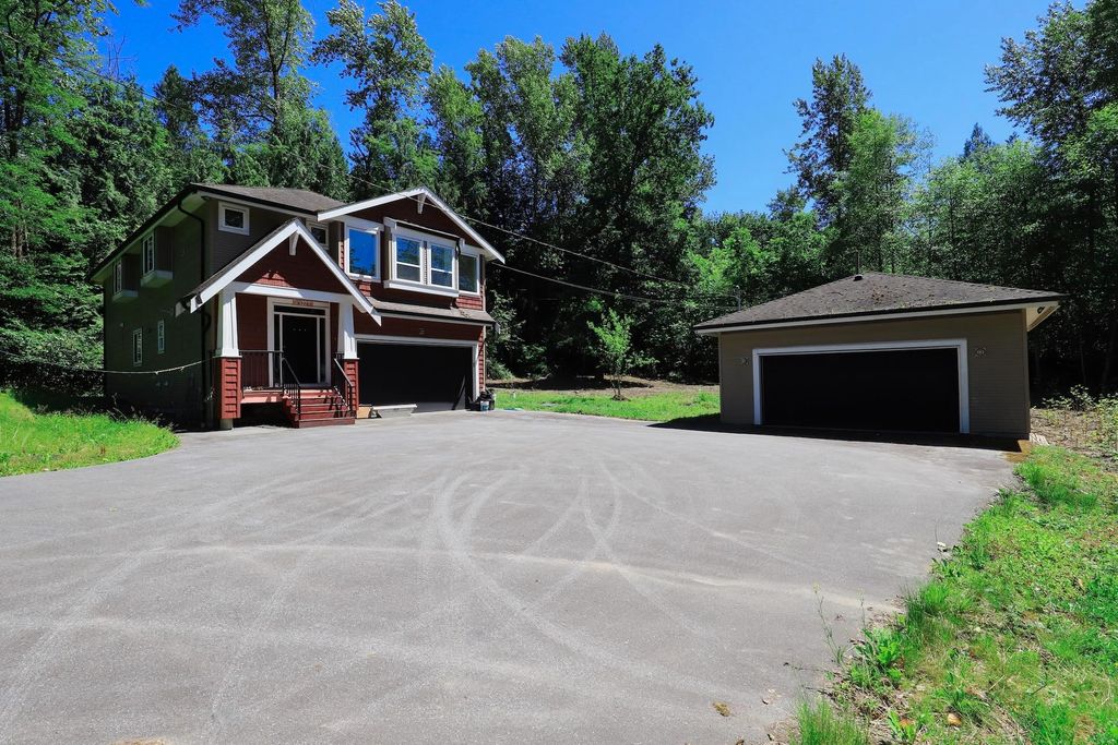 Photo of 25982 Dewdney Trunk Road, Maple Ridge, BC V4R 1Y4 (MLS # R3138459)