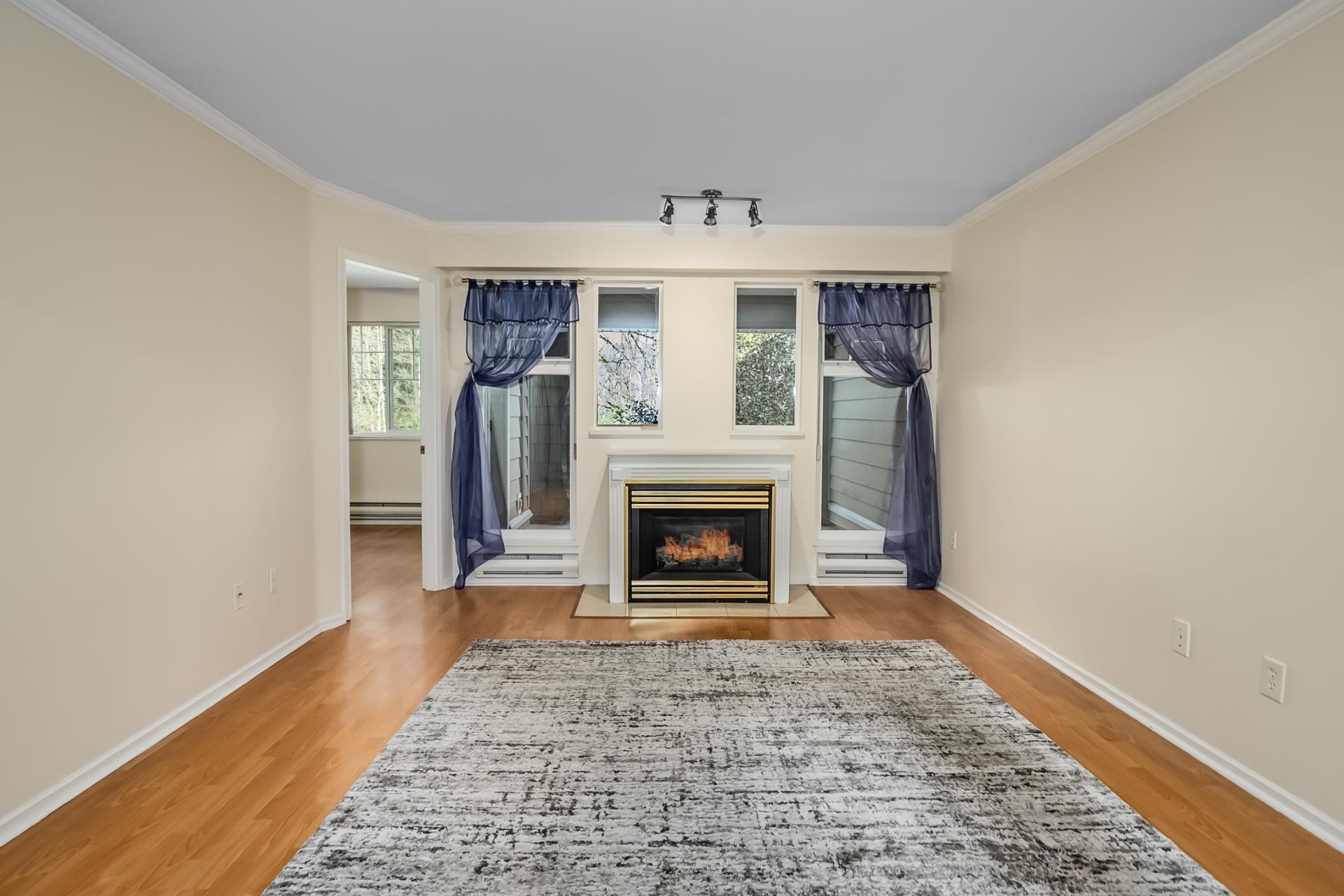 1200 Eastwood Avenue 212