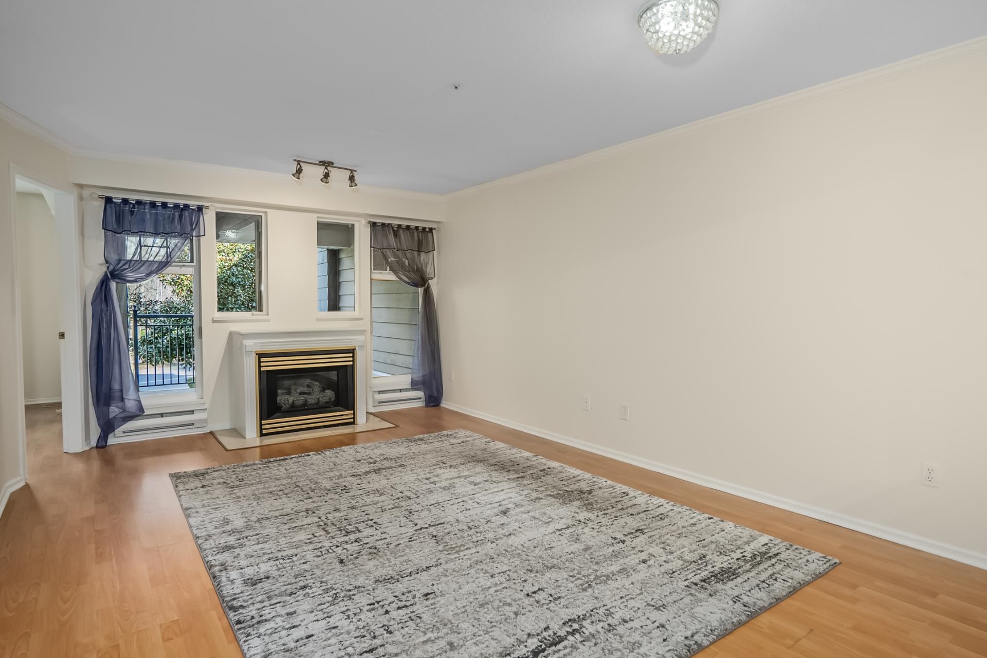 1200 Eastwood Avenue 212