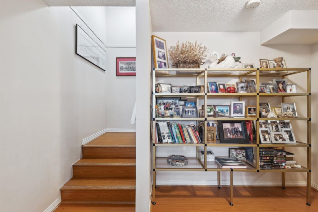 listing image 1107222639715628539