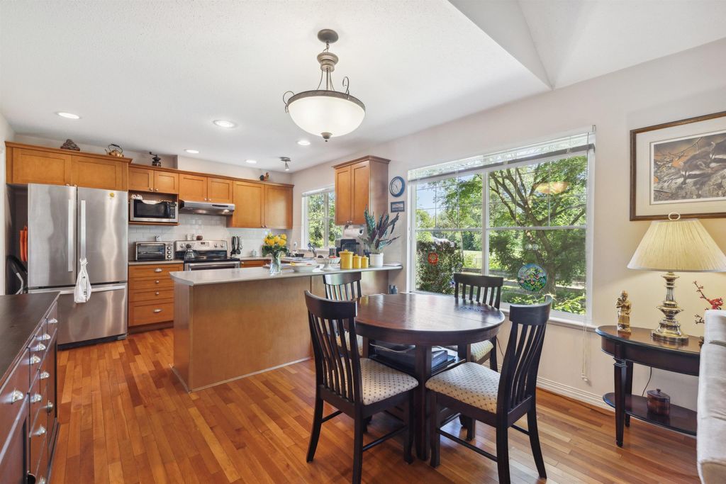 listing image 1101565379821194106