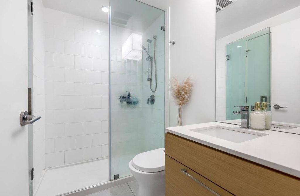 listing image 1107040244671895079